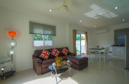 Chalong Villa | Private Star Pool Villa 2 Bedrooms