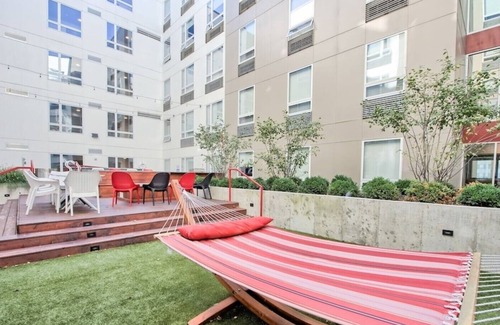 Old North Columbus House | ⭐Private Studio Apartment ✔️Parking ✔️WiFi ✔️Hot Tub ✔️Kitchens ✔️Fitness Center