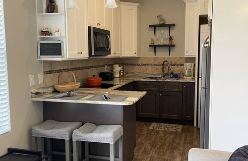 Wedgefield House | Private studio; big outdoor space