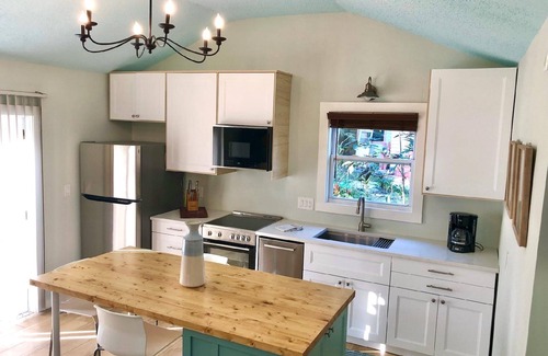 Old Southeast Cottage | Private Studio Just two block to Lassing park waterfront