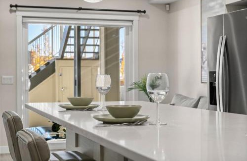 Sage Hill Apartment | Private Suite with Queen Bed, Queen Sofa Bed, Netflix, Patio, Sleeps 4