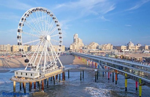 Scheveningen Badplaats House | Private top floor, 150 m from the beach!
