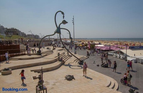 Scheveningen Badplaats House | Private top floor, 150 m from the beach!