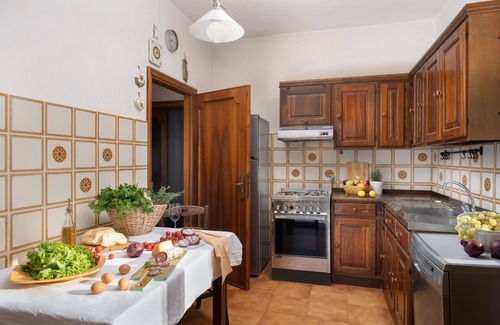 Pergine Valdarno House | Private Villa with private pool, A/C, WIFI, TV, patio, pets allowed, panoramic view, close to Arezzo
