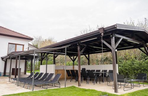 Primorski Villa | Private Villa with 5BD, Pool & Stunning Sea Views by Flat Mаnаger