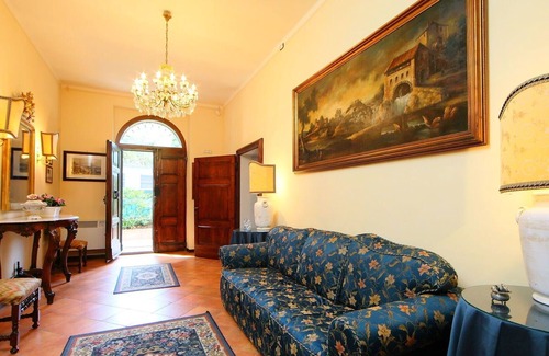 Colle Villa | Private Villa with private pool, WIFI, A/C, TV, patio, pets allowed, parking, close to Assisi