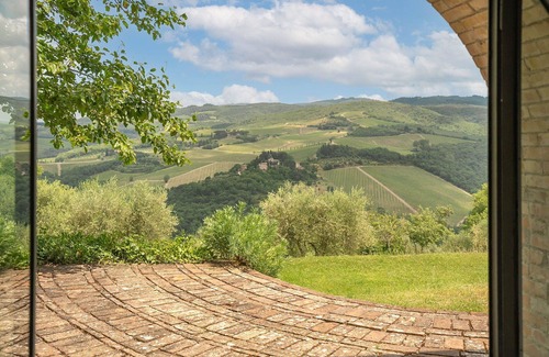 Radda in Chianti Villa | Private Villa with WIFI, private pool, hot tub, TV, patio, panoramic view, close to Greve In Chianti