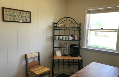 Cambridge Cottage | Private waterfront cottage with pool on Church Creek
