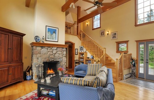 Steuben House | Private, waterfront home on 220 feet of Dyer Bay, ME