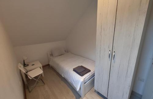 Surcin House | Privatna soba Marijana-Olja