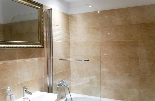 Old Town Apartment | Promenada Apartment enjoys a location in Constanţa Old Town