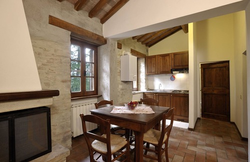 Corciano House | PROMOTION Frantoio-Le Gorghe di Valmarino 5km from Perugia Swimming pool WIFI