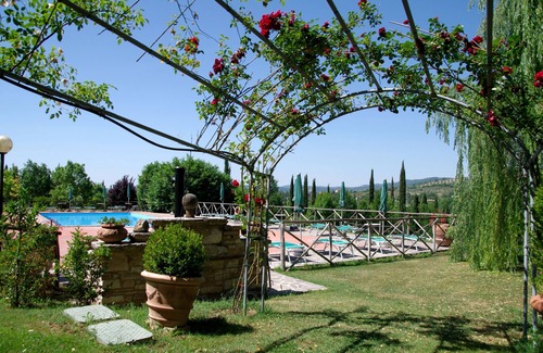 Corciano House | PROMOTION Frantoio-Le Gorghe di Valmarino 5km from Perugia Swimming pool WIFI