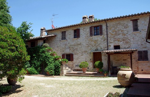 Corciano House | PROMOTION Pendolino Le Gorghe Valmarino 5km from Perugia Swimming pool and WIFI