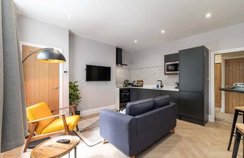 Newcastle-upon-Tyne Apartment | Properties Unique | Chelmsford Loft 8