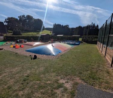 Mricna Ski Chalet | Prostorná chalupa v Podkrkonoší ideální pro větší skupiny a aktivní dovolenou po celý rok