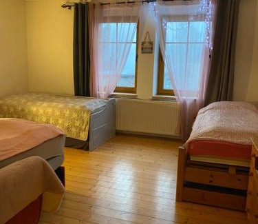 Jilove House | Prostorný byt ve vile se zahradou