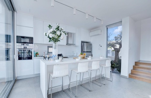 Kapparis House | Protaras Holiday Villa with private pool, hot tub