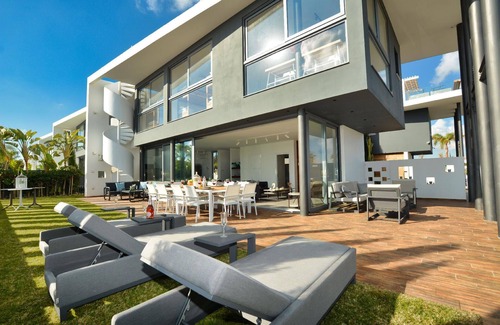 Kapparis House | Protaras Holiday Villa with private pool, hot tub