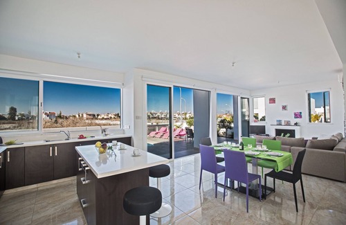 Kapparis Cottage | Protaras Pearl Villa PE16 - a villa that sleeps 6 guests in 3 bedrooms