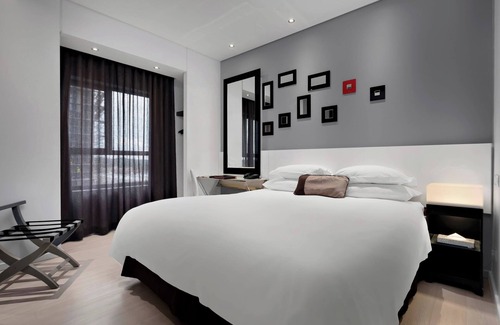 Pretoria Hotel | Protea Hotel Fire & Ice by Marriott Pretoria Menlyn