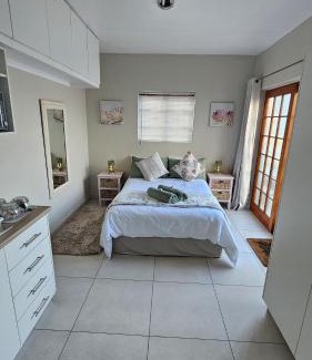 Drakenstein House | Protea Rus