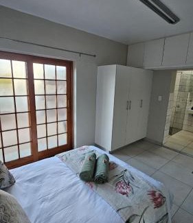 Drakenstein House | Protea Rus