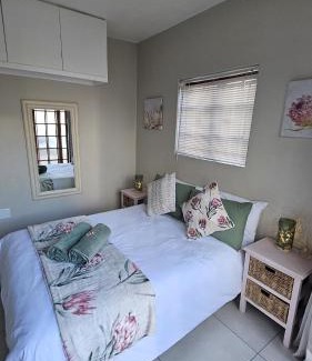 Drakenstein House | Protea Rus