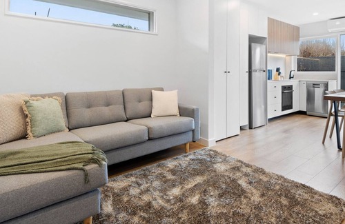 Clayton Apartment | Proton Villa Clayton 98