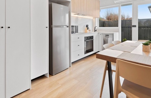 Clayton Apartment | Proton Villa Clayton 98