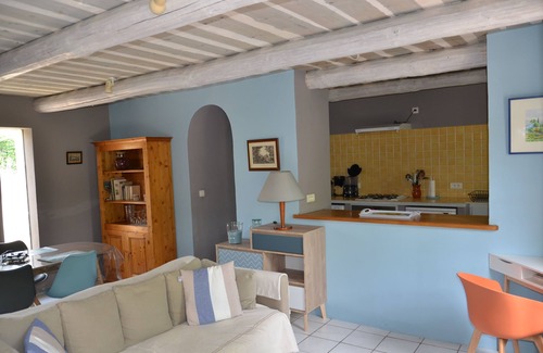 L'Isle-sur-la-Sorgue Cottage | PROVENCAL GITE WITH SWIMMING POOL IN SAINT ANTOINE, ISLE SUR LA SORGUE