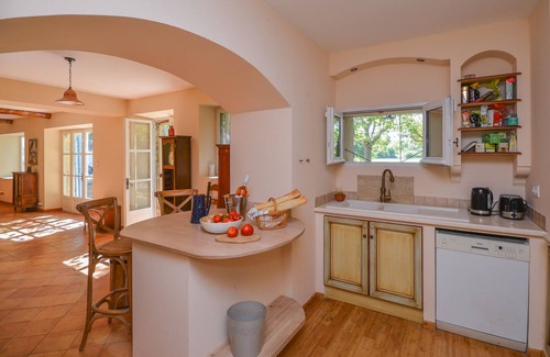 Courthezon House | Provence country house in the Chateauneuf-du-Pape wine region