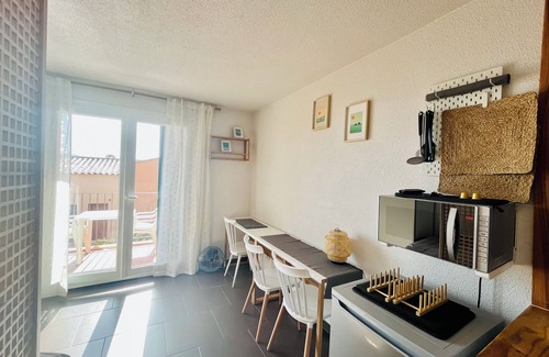 Saint-Mandrier-sur-Mer Apartment | Provence, Studio Balcony Sea View, Closed Residence, Swimming Pools, Tennis, Beach