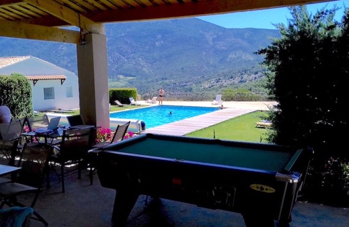 Mollans-sur-Ouveze Apartment | Provence. Mont-Ventoux. Panoramic apartment with swimming pool.