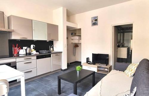 Guilhemery Apartment | Providence · Terrasse privée - Proche Gare Sncf