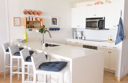 Providenciales Resort | Providenciales Artist’s Studio, modernist Condo, Grace Bay view. Turks & Caicos