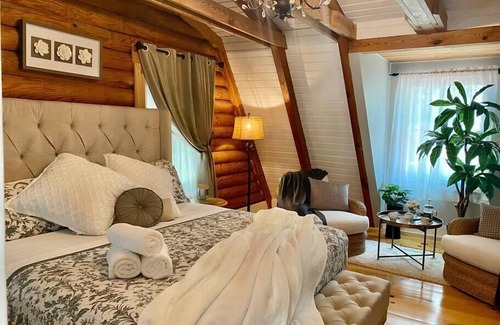 Jupiter Farms Cabin | Prv 6/4 Gated Log Cabin Pool Home w/ Guest House!