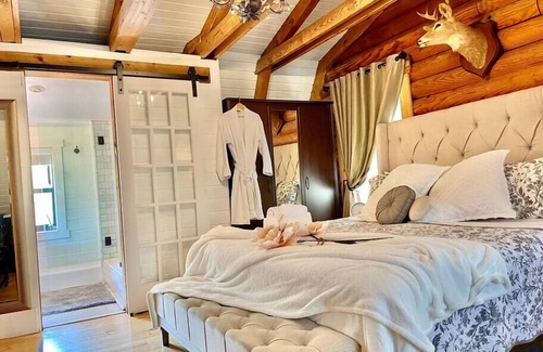 Jupiter Farms Cabin | Prv 6/4 Gated Log Cabin Pool Home w/ Guest House!