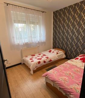 Rzeszow Apartment | Prywatny Dom #BESKIDZKA FV Parking