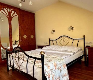 Rzeszow Villa | Prywatny Dom z Parkingiem Trzy Sypialnie Self check-in Faktura