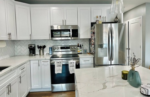 Midway-Pacific Highway Condo | Pt Loma Condo - Across from Pechanga Arena and Central to Beaches and Downtown