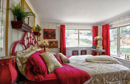 Green Mountain Falls House | Pub - Hot Tub - Fire Pit