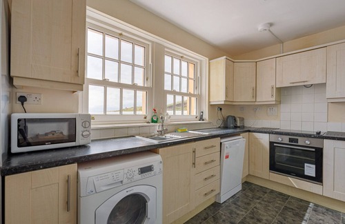 Drummore House | Puffin House - Three Bedroom House, Sleeps 6