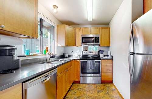 Grapeview House | Puget Sound Waterfront Home-WIFI, Kayaking, Partial A/C