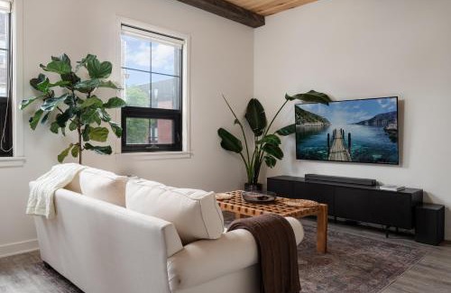 Irving Park Apartment | Pulaski Point Properties