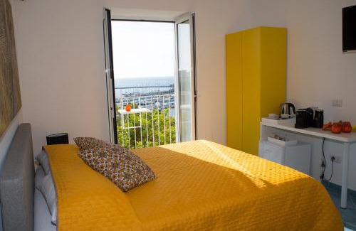 Procida Bed & Breakfast | Punta Lingua Relais - Room 3 Port View