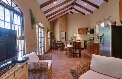 Camaronal House | Pura Vida with private pool, WiFi, and parking between Orotina and Jaco