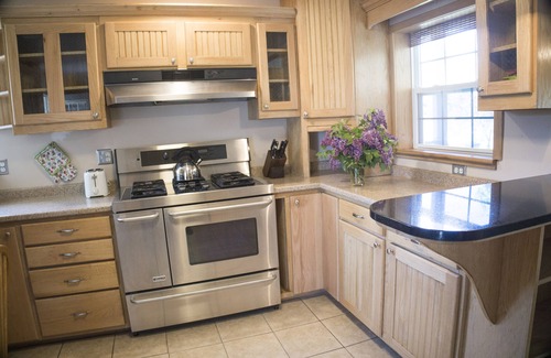 Central Lake House | Pure Michigan Awaits! 10 minutes to Lake Michigan, 2 min. to Intermediate Lake