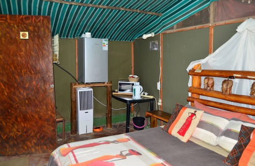 Thorny Bush Game Reserve House | Pure Wilderness in Amanzimlotzi Riverside Bush Tent in Limpopo, Kruger Park