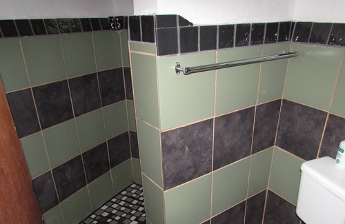 Thorny Bush Game Reserve Ski Chalet | Pure wilderness in Amanzimlotzi Riverside Bush Bungalow in Limpopo, Kruger Park